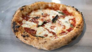 Ingredientes tradicionales para la pizza napolitana